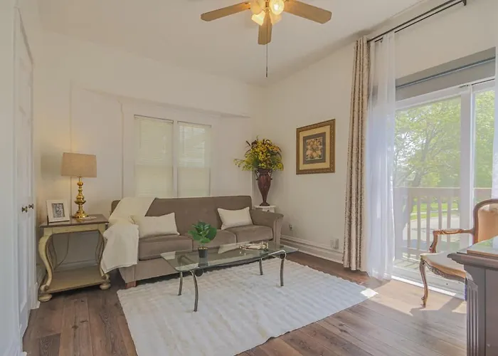 Apartment Comfy One Bed In Forest Park